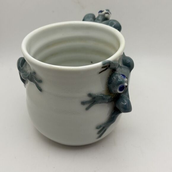 Hand Thrown Frog Mug Pottery White Green 3D Blue Eyes Three Frogs Handled - Picture 4 of 7